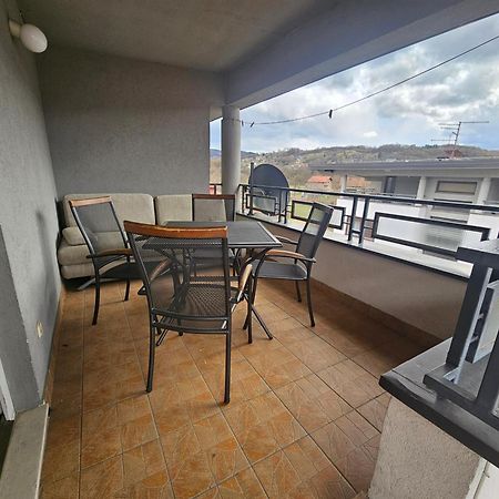 Apartman Ellye Lukavica Exteriör bild