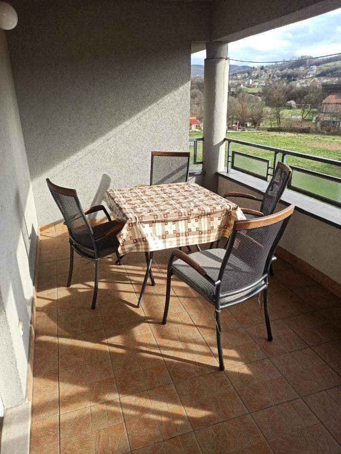 Apartman Ellye Lukavica Exteriör bild