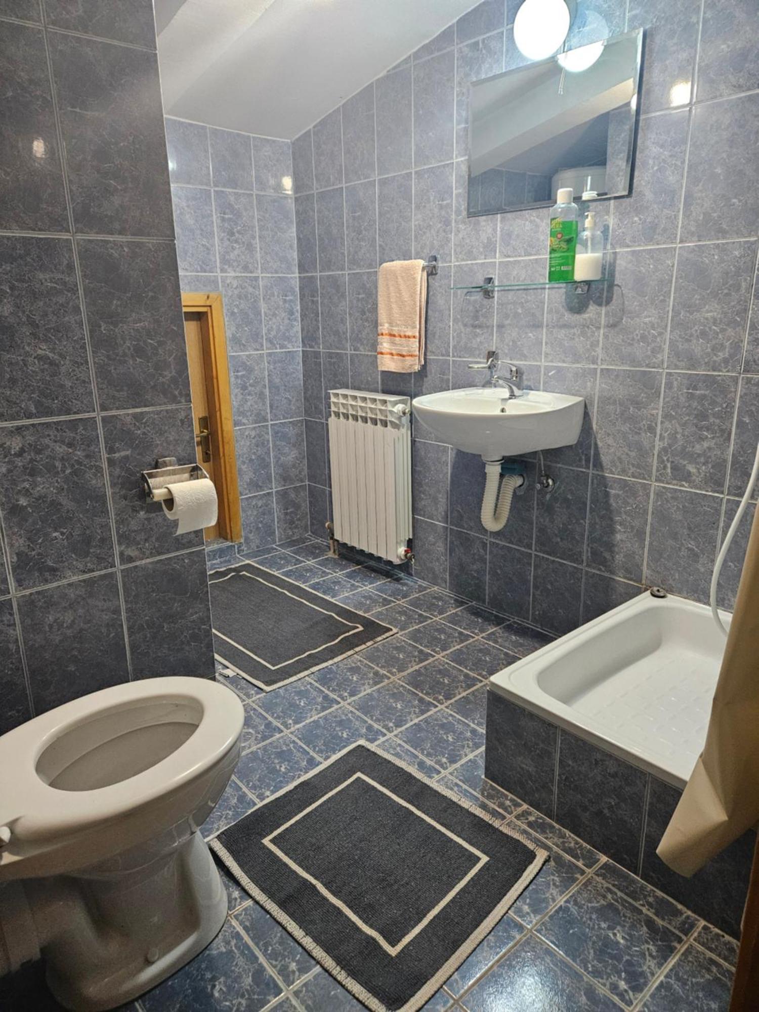 Apartman Ellye Lukavica Exteriör bild