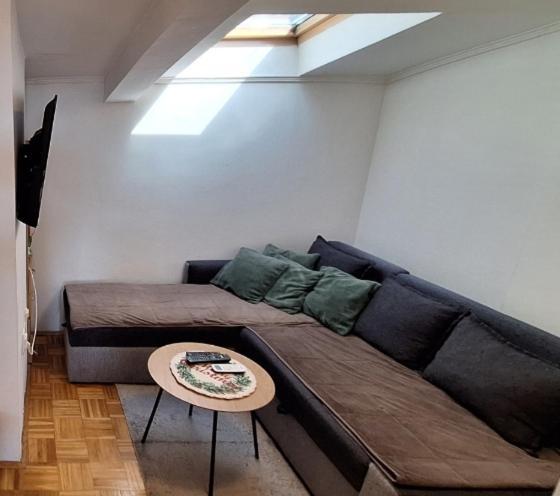 Apartman Ellye Lukavica Exteriör bild