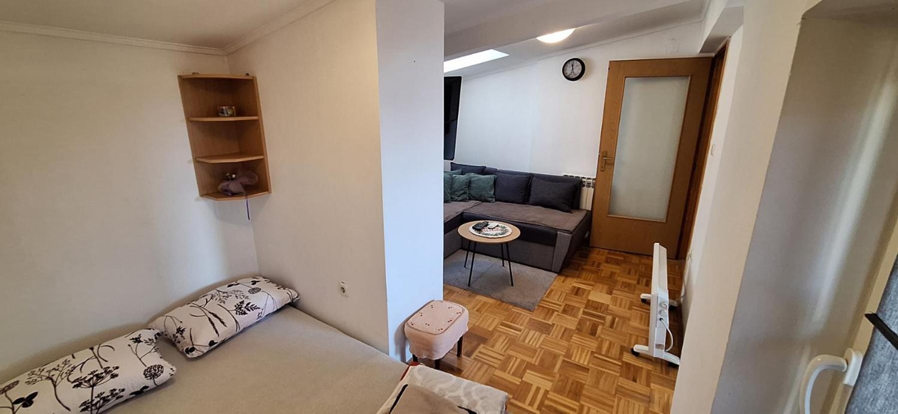 Apartman Ellye Lukavica Exteriör bild