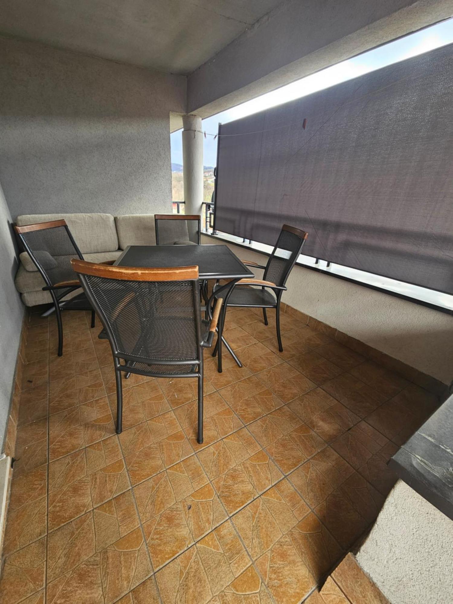 Apartman Ellye Lukavica Exteriör bild